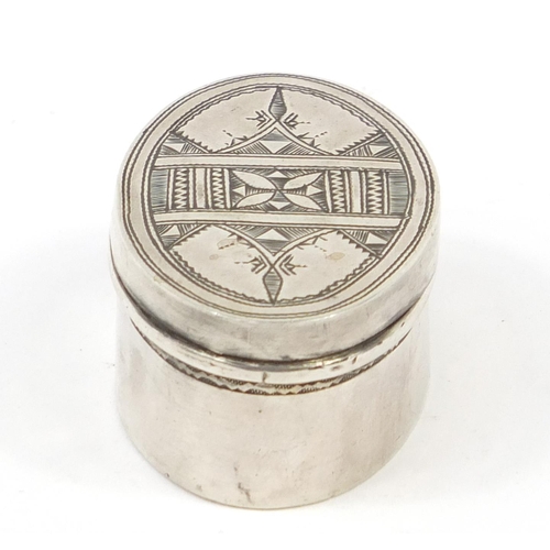 3072 - Unmarked oval silver box and cover, possibly Russian, 5.2cm wide, 22.2g