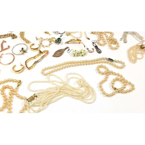 3733 - Costume jewellery including a simulated pearl necklace with silver gilt clasp, ivory necklace, gold ... 