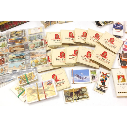 1270 - Vintage cigarette trade cards including Tom Thumb Planes