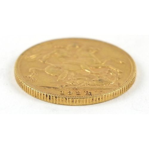 118 - George V 1928 gold sovereign, South Africa mint - this lot is sold without buyer’s premium, the hamm... 