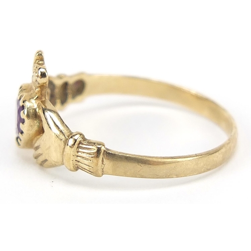 2213 - 9ct gold amethyst sweetheart ring, size Q, 1.9g