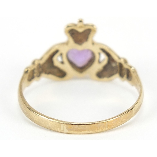 2213 - 9ct gold amethyst sweetheart ring, size Q, 1.9g