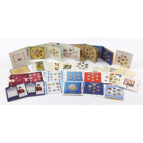 1373 - Fourteen United Kingdom uncirculated coin collections by the Royal Mint including dates 1993, 1992, ... 