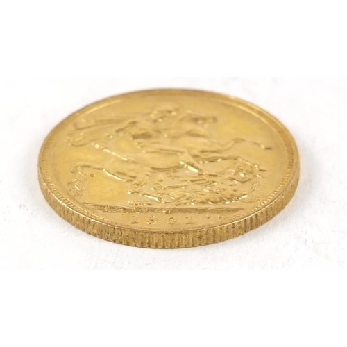 416 - Queen Victoria 1901 gold sovereign, Sydney mint - this lot is sold without buyer’s premium, the hamm... 