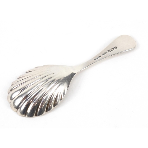 855 - S J Rose and Son, silver caddy spoon with shell shaped bowl, Birmingham 1982, 9.5cm in length, 15.4g