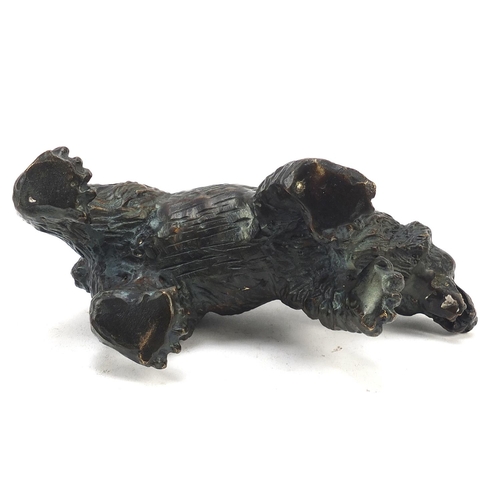 585 - Patinated bronze bear, 17.5cm in length