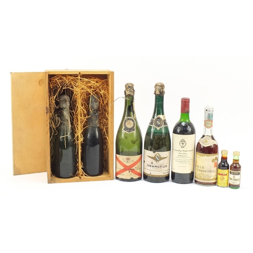 1926 - Vintage and later alcohol including First Battalion Welsh Guards House Claret Bordeaux red wine and ... 