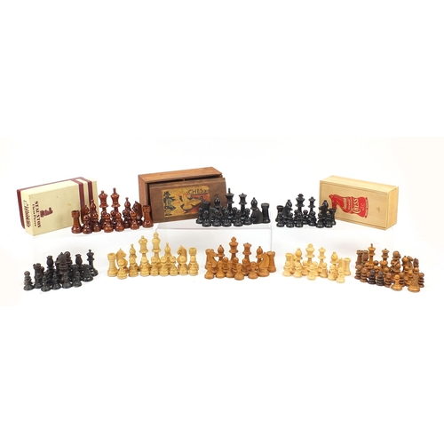 1249 - Staunton and St George pattern chess sets and pieces, some with boxes including rosewood, ebony and ... 