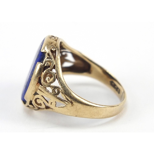 732 - 9ct gold lapis lazuli signet ring, size K, 3.2g