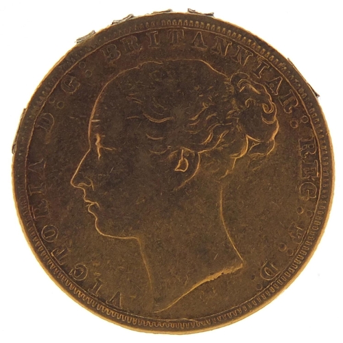 176 - Victoria Young Head 1882 gold sovereign, Melbourne Mint - this lot is sold without buyer’s premium, ... 