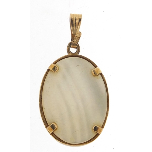 937 - 9ct gold and mother of pearl St Christopher pendant, 2.5cm high, 2.0g