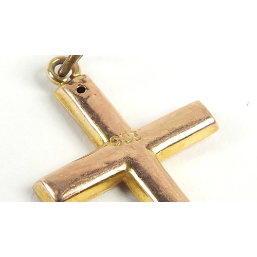 500 - 9ct gold cross pendant with engraved decoration, 2.6cm high, 0.6g