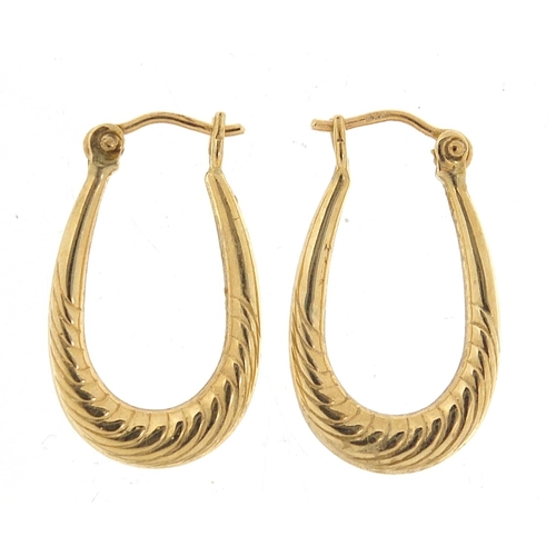 1039 - Pair of 9ct gold hoop earrings, 2.2cm high, 1.2g