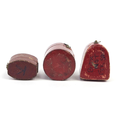 889 - Two Georgian leather, velvet and silk lined ring boxes and a thimble case, the largest 3cm high