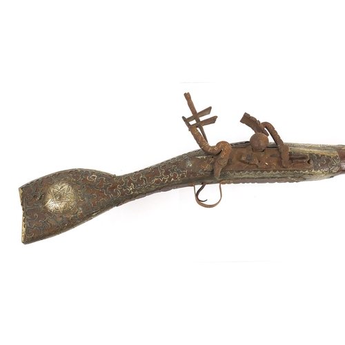 1187 - Decorative blunderbuss with engraved silver coloured metal mounts, 68cm in length