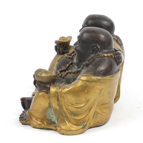 668 - Chinese partially gilt bronze group of two Buddhas, 16cm wide