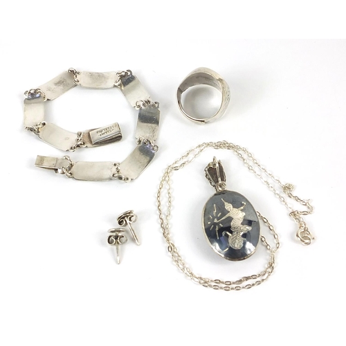 1088 - Siam silver jewellery comprising pendant on chain, bracelet, ring and pair of earrings, 19.2g