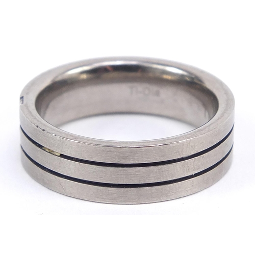 787 - Tio Ro, titanium and diamond ring, size T, 4.9g