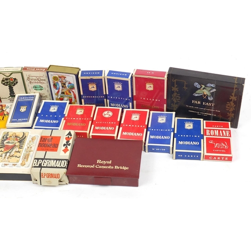 1073 - Collection of vintage playing cards including Modiano