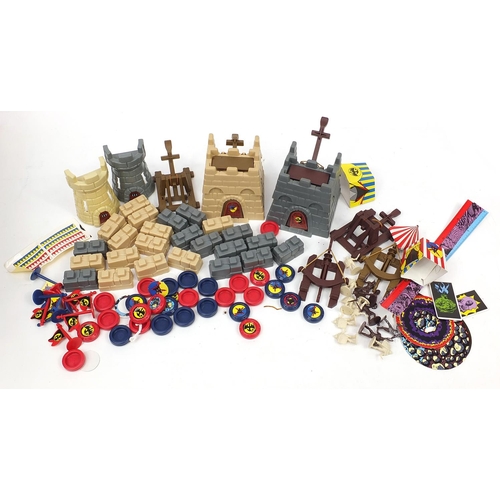 1217 - Four vintage Crossbows and Catapults battle sets