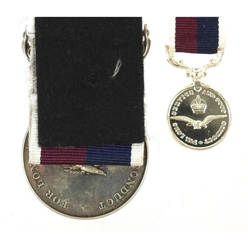 633 - British military Elizabeth II Royal Air Force Long Service & Good Conduct medal with dress medal awa... 