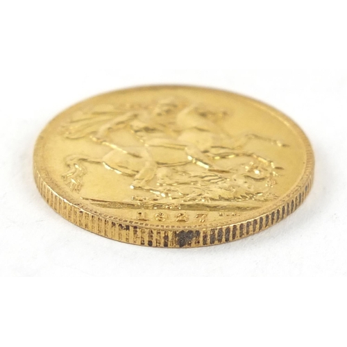 578 - George V 1927 gold sovereign, South Africa mint - this lot is sold without buyer’s premium, the hamm... 