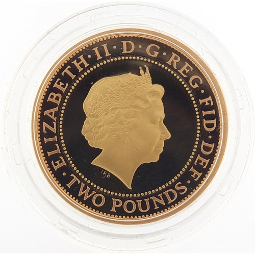 490 - Elizabeth II 2014 two pound gold coin commemorating the 100th Anniversary of the First World War Out... 