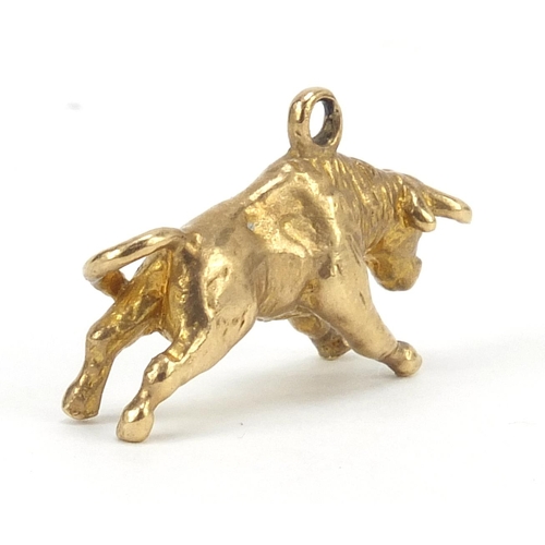42 - Heavy 9ct gold bull charm, 2.3cm in length, 7.2g