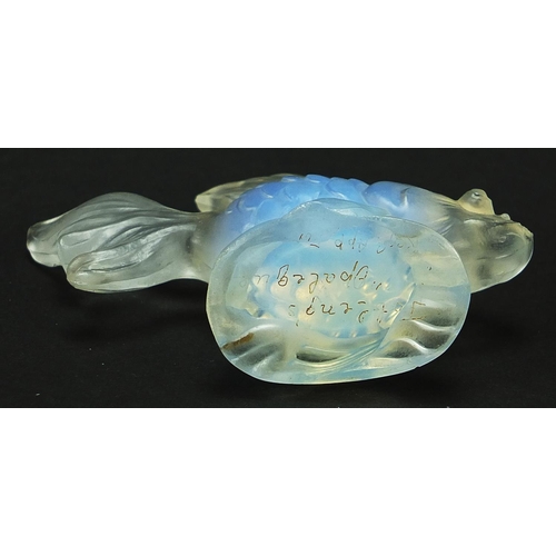 112 - Jobling, Art Deco opalescent glass fish paperweight, 7.5cm wide