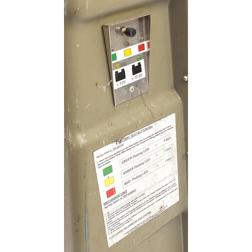 2291 - Pair of industrial Yiel road traffic lights, each 70.5cm high