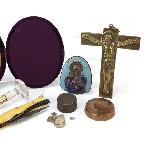 33 - Antique and later objects including a silver cheroot case, glass handled silver gilt scoop, early 19... 