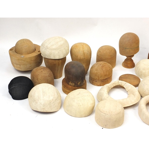 2279 - Collection of vintage wooden mannequin hat moulds