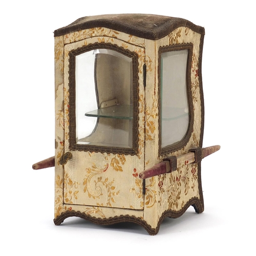 20 - Georgian style display case of small proportions in the form of a sedan chair with bevelled glass, 2... 