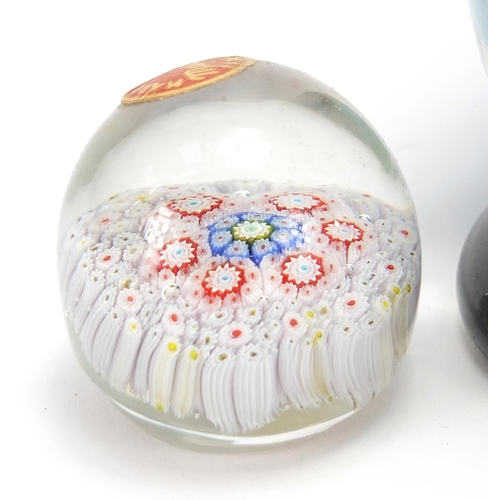 321 - Italian Murano art glassware comprising a Sommerso square dish, Millefiori paperweight with paper la... 