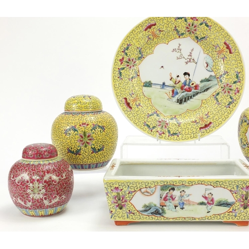 821 - Chinese porcelain including a yellow ground planter hand painted with figures and a crackle glaze ba... 