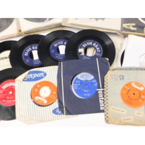 2617 - 45rpm records arranged in albums including promos, The Dynamics and Big Dada