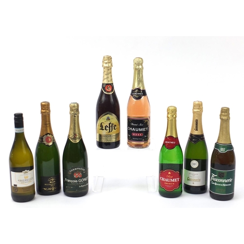 1092 - Eight bottles of sparkling wine including Champagne and Prosecco