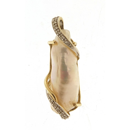 124 - 9ct gold mother of pearl and diamond pendant, 3cm high, 3.0g