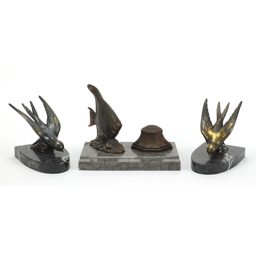 523 - Art Deco marble and bronzed fish design desk stand and a pair of swallow bookends, the largest 19cm ... 