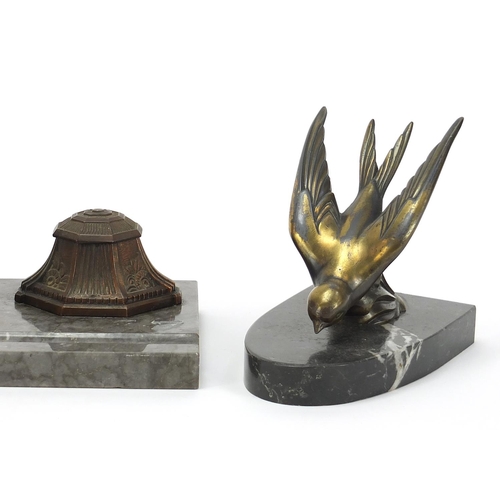 523 - Art Deco marble and bronzed fish design desk stand and a pair of swallow bookends, the largest 19cm ... 