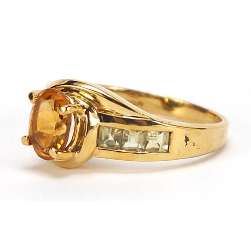 1109 - 9ct gold citrine and quartz dress ring, size O, 4.0g