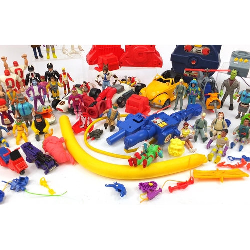 2432 - Large collection of Ghostbusters toys including fire station, vehicles and action figures