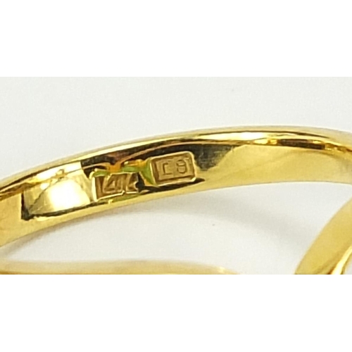 453 - Chinese 14ct gold jade ring, size M, 2.6g