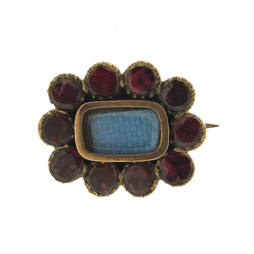 810 - Georgian unmarked gold garnet mourning brooch, 1.7cm wide, 1.6g