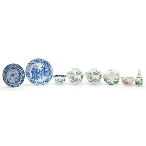 819 - Chinese porcelain including a pair of bowls with covers hand painted with birds and a blue and white... 