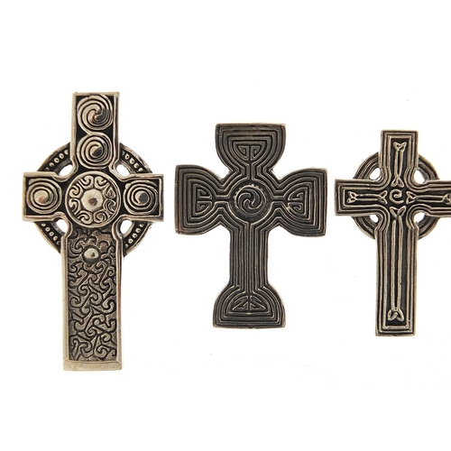 947 - Five silver Celtic cross pendants, the largest 4.6cm high, total 39.6g