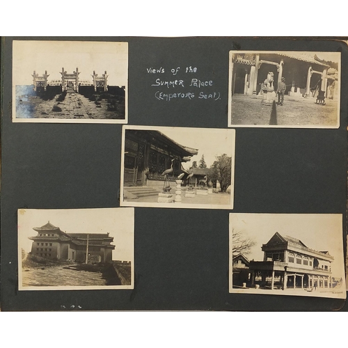 438 - Good early 20th century of black and white photographs relating to China including Death by a Thousa... 