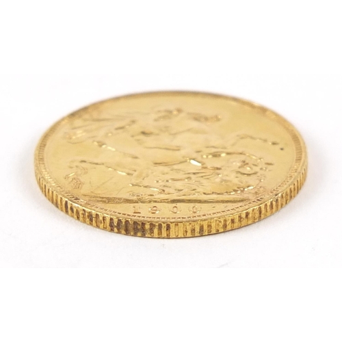 811 - Queen Victoria 1900 gold sovereign - this lot is sold without buyer’s premium, the hammer price is t... 