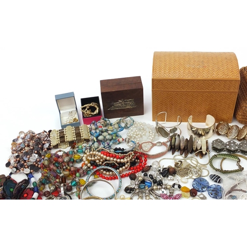 2104 - Large collection of vintage and later costume jewellery including earrings and necklaces