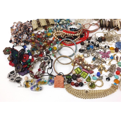 2104 - Large collection of vintage and later costume jewellery including earrings and necklaces